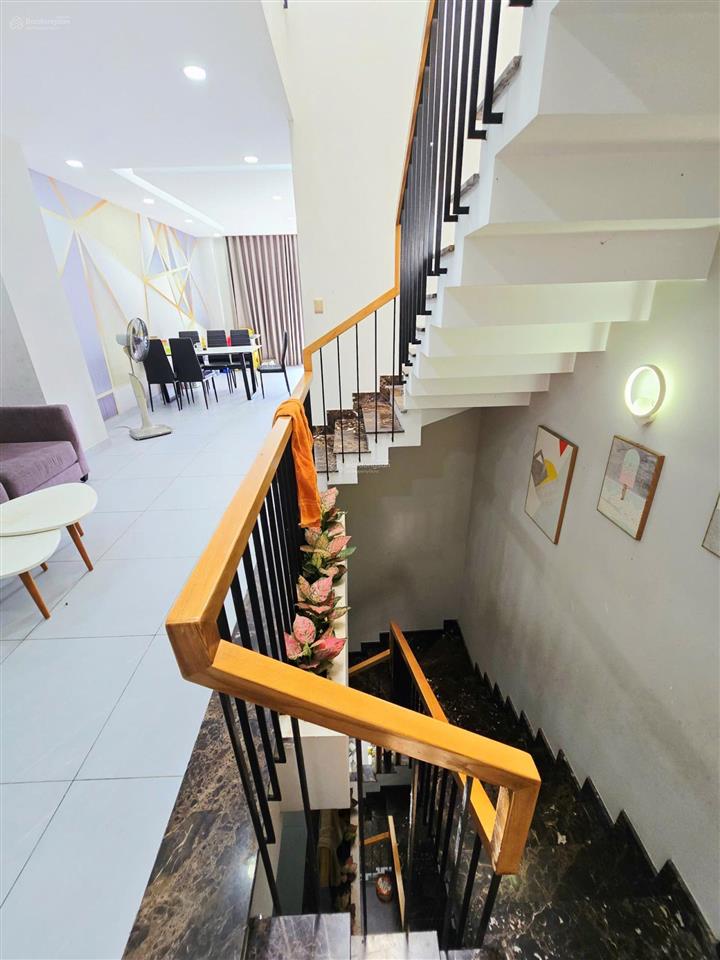 Chủ gửi bán nhà 3,5 tầng sổ hồng hoàn công, kdc nam long, quận 9. giá 12,5 tỷ.  0931 000 *** tt