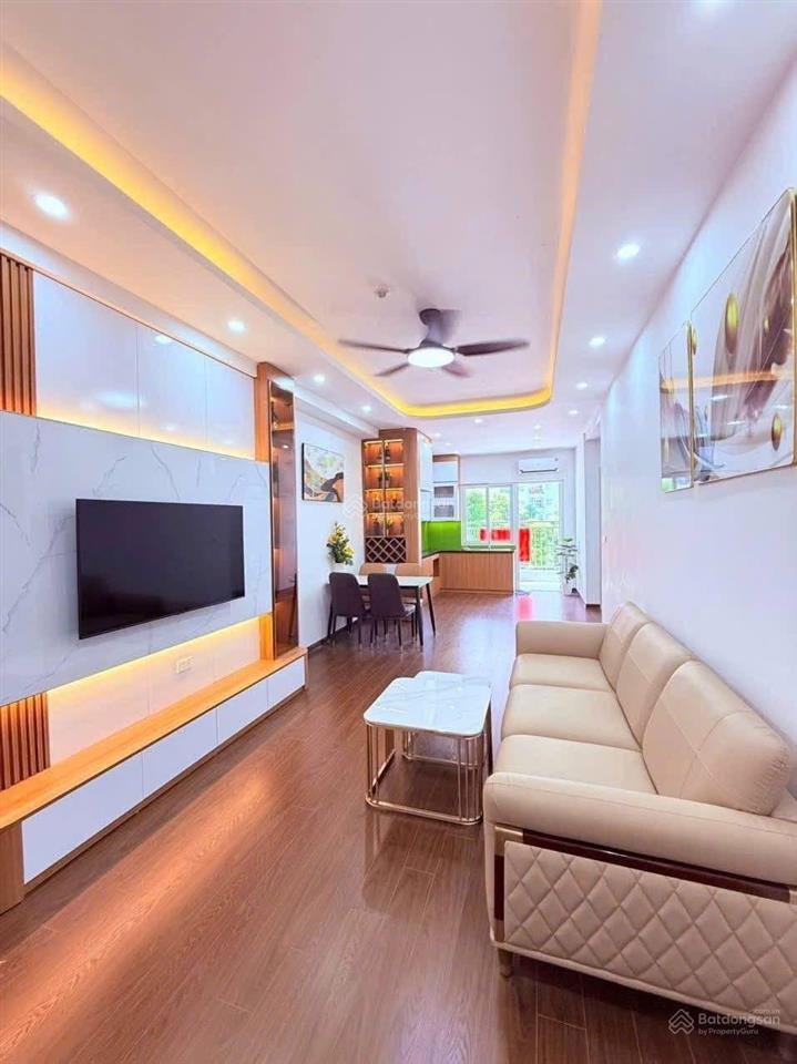 Bán căn hộ 68m, 2 ngủ, 2 vệ sinh, view thoáng. khu 11 toà, nội thất đẹp