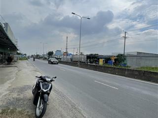 9,500m2 đất mặt tiền dt830 (gần water point nam long) 60x165m (có 1.800m2 thổ cư)