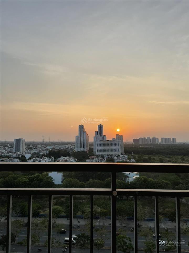 Q7 boulevard bán ch vị trí tốt 3,7 tỷ 2pn hđmb, bao phí, tầng view đẹp.  0969 790 ***