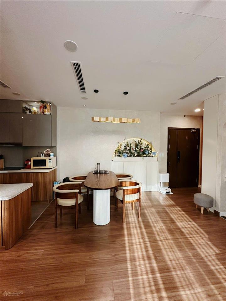 Cuối năm bán gấp căn eco green, 6 tỷ 2pn, giá tốt, uy tín, tầng cao, đã có sổ  0939 720 ***