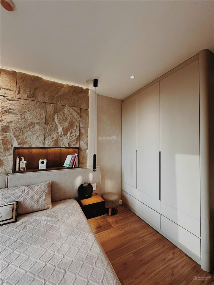 Cuối năm bán gấp căn eco green, 6 tỷ 2pn, giá tốt, uy tín, tầng cao, đã có sổ  0939 720 ***