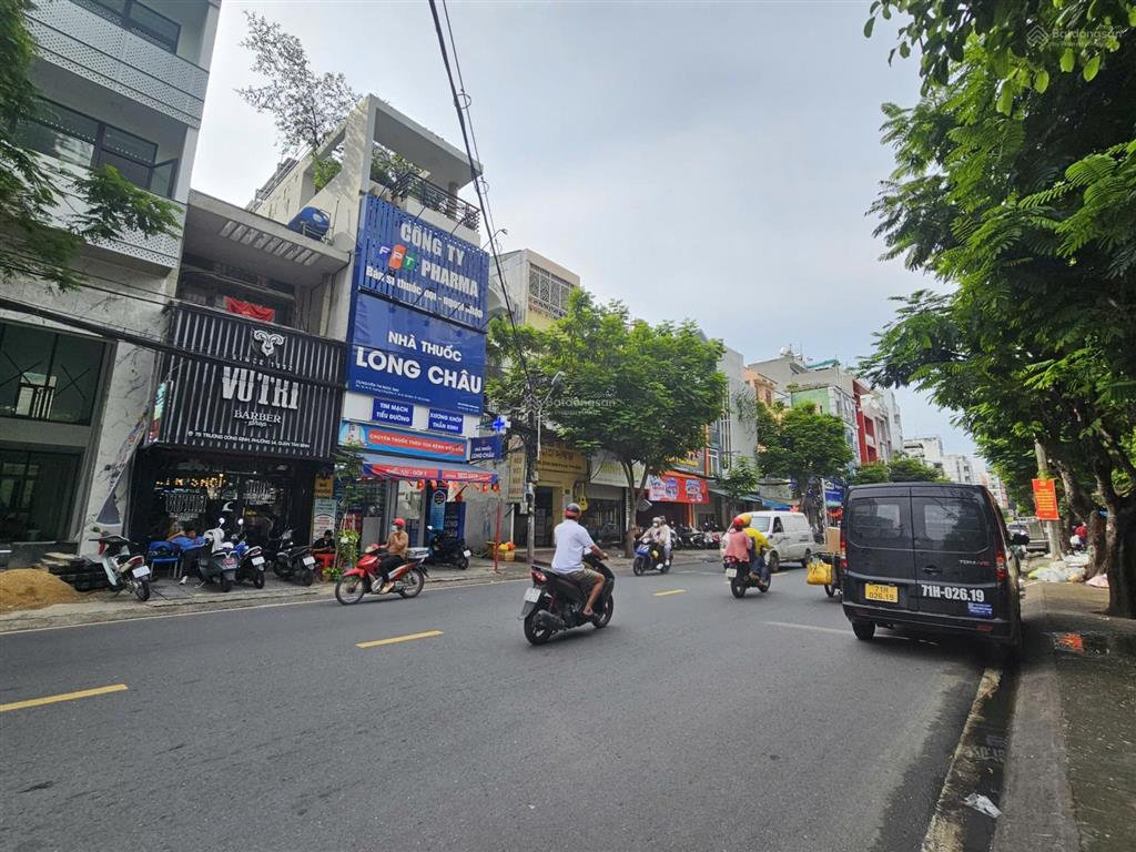 Nhà mới xây mặt tiền đường trương công định quận tân bình