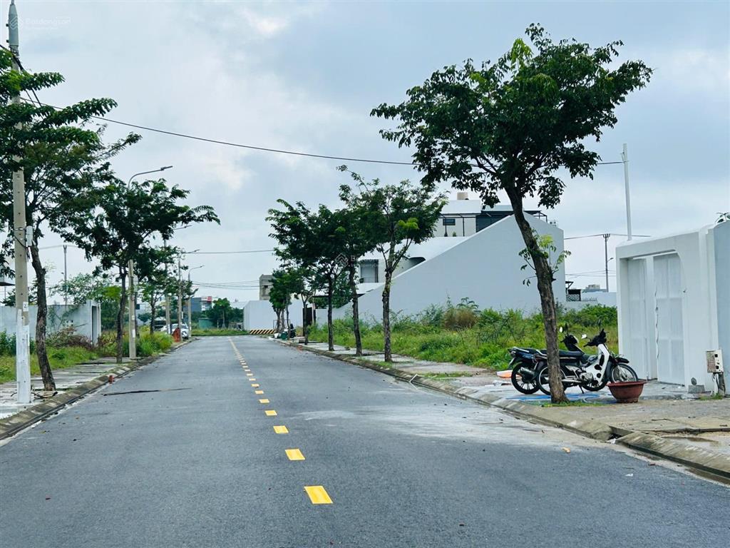 245m2 đầm sen, đông nam, sát công viên và 2 tòa ánh dương. vị trí rất đẹp