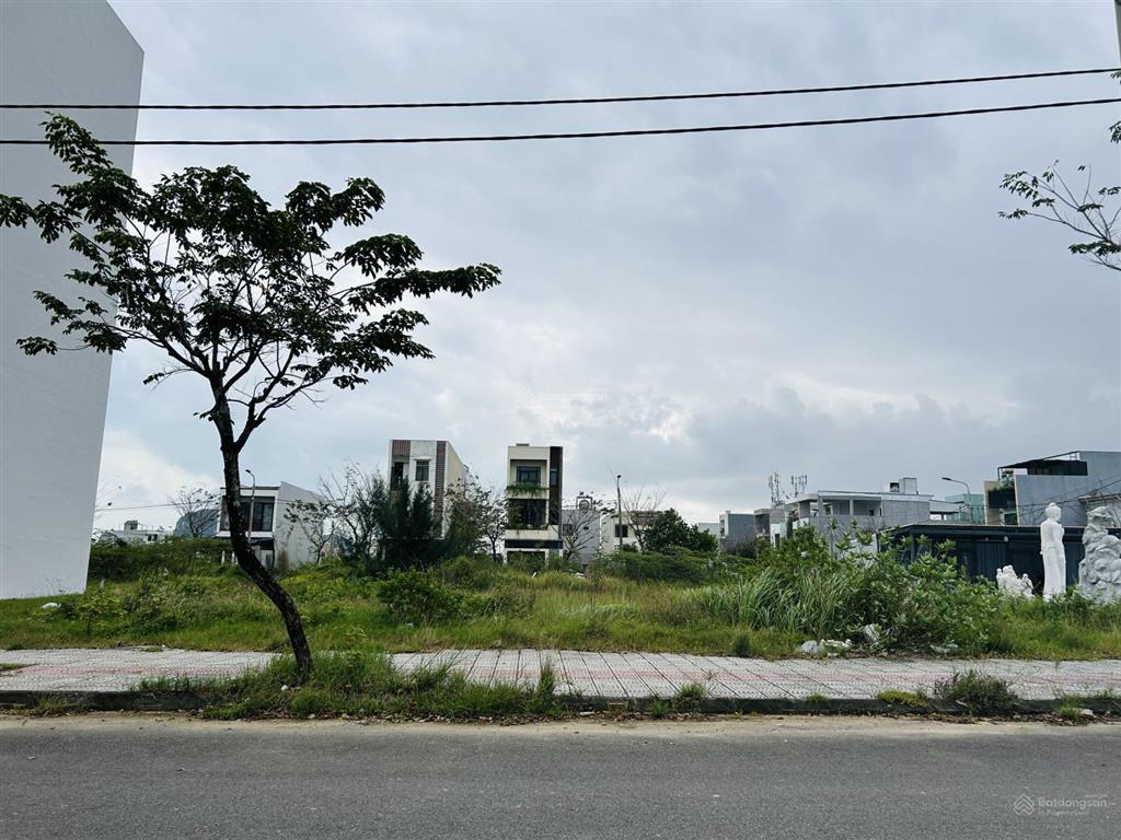 Bán đất trục thông 10m5 ngọc tịnh  nam hoà xuân b2.70 tây bắc  trục 10m5 thông thẳng ra sông