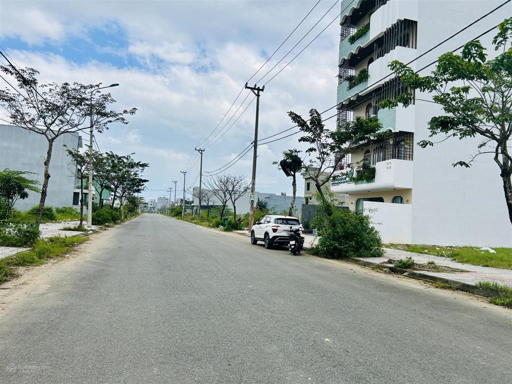 Bán đất trục thông 10m5 ngọc tịnh  nam hoà xuân b2.70 tây bắc  trục 10m5 thông thẳng ra sông