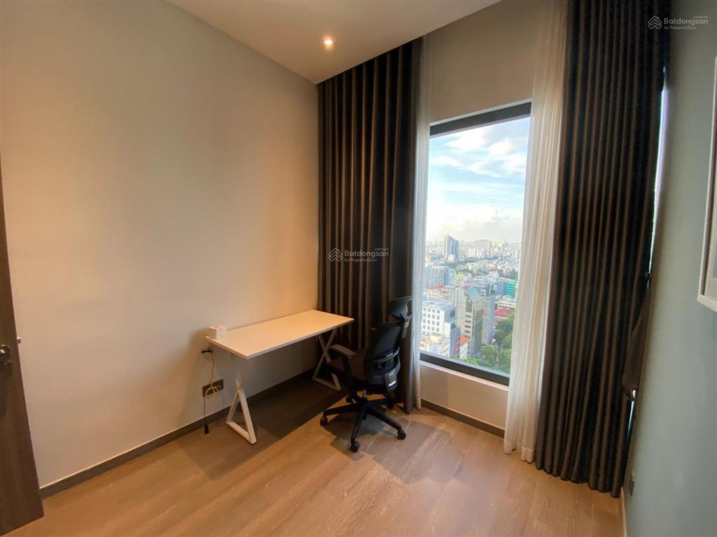 Bán the marq 3 phòng ngủ 23 tỷ tầng cao giá tham khảo tốt trong khu vực.  0902 705 ***