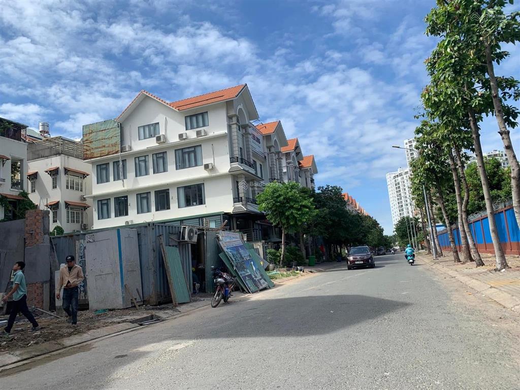 Chính chủ cần bán biệt thự himlam, tân hưng, q.7 nhà full nội thất, sổ hồng, có thang máy. 42tỷ