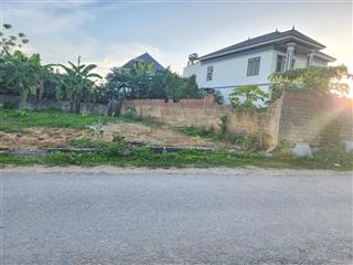 Cần bán lô đất đường lớn 3 ô toi tránh nhau gia chi 1.05 ty 0989 881 ***