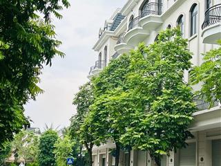 Cần bán căn tn nhìn vào khu ẩm thực 75 m giá 24 tỷ gần hồ