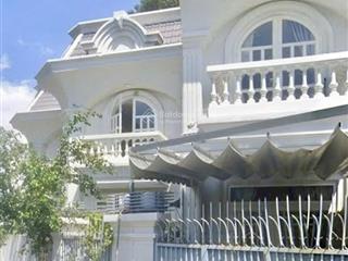Cho thuê nhà 1trệt 1lầu 2pn sân ô tô 7 chổ hẻm huỳnh văn luỹ gần ubnd p.phú lợi