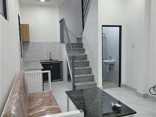 Cho thuê nhà phú hoà nhà 2 phòng ngủ, nội thất full chỉ vào ở đường xe hơi  sân xe máy