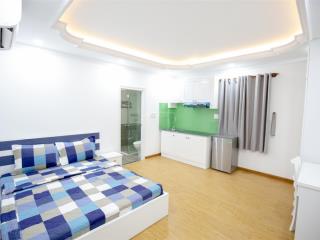 Căn hộ dịch vụ, mới xây, nội thất đẹp  cực sang trọng, có thang máy, ngay cmt8  giá cực tốt