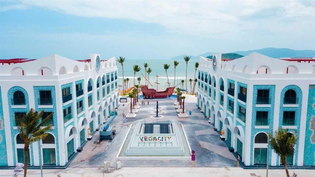 Bán shophouse 3 tầng gần biển trong quần thể vega city nha trang đã có sổ riêng chỉ 9,5 tỷ