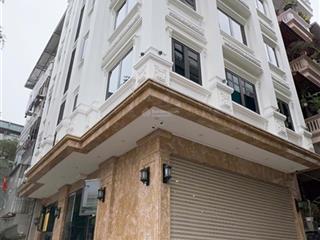 Cho thuê căn chung cư 2 ngủ 1 khách full đồ, có ban công cửa sổ thoáng, đỗ ô tô miễn phí ngày đêm
