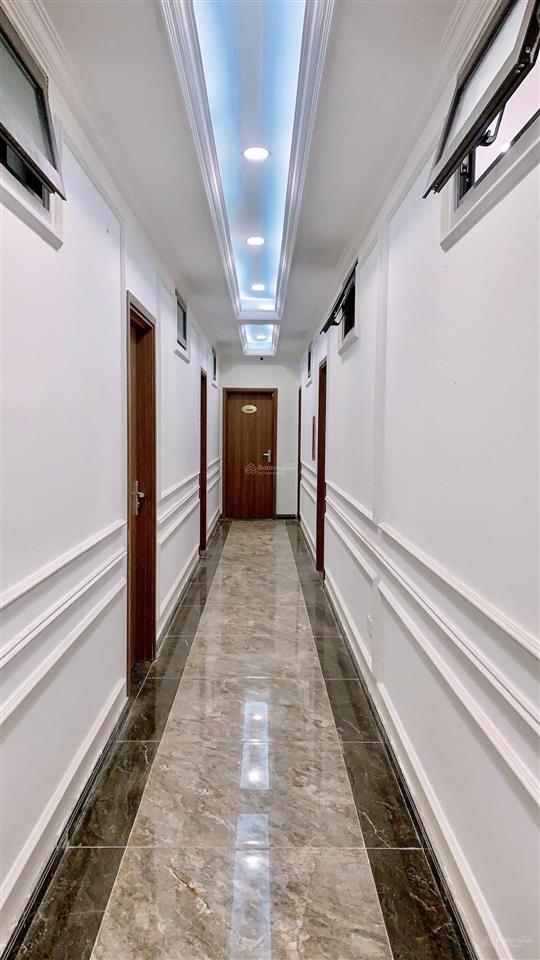 Cho thuê phòng full đồ tại 44 trần thái tông  dt 30m2  ô tô đỗ cửa  giá từ 4,6 tr/ tháng