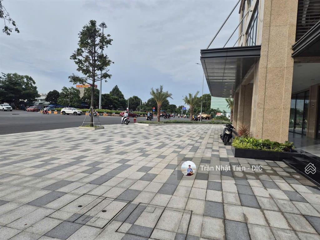 Shophouse hiếm mặt tiền trước tòa nhà, sảnh rộng, cơ hội kinh doanh vàng tại trung tâm vũng tàu