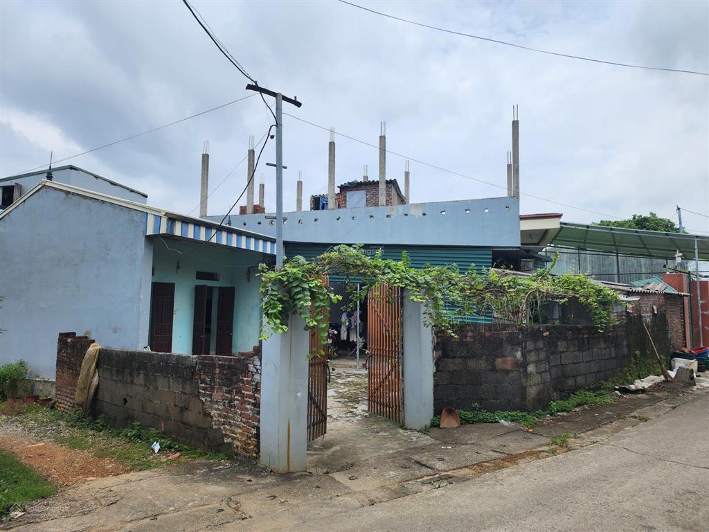 Cc bán đất quốc oai 117m2 full đất ở, đường liên thôn 6m 2 ô tô tránh dễ, sân đỗ 2 ô tô đẹp, mt 12m