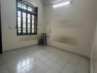 Cho thuê nhà ở hồ tùng mậu 45m2 x 4t, ô tô đỗ cửa , ngã tư nguyễn cơ thạch