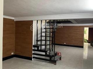 Cho thuê nhà ở mễ trì 65m2x5t,chia 7 phòng, oto đỗ tránh.
