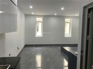 Cho thuê nhà ở trịnh văn bô 110m2, 5 tầng, mới tinh, thang máy, ô tô đỗ thoải mái