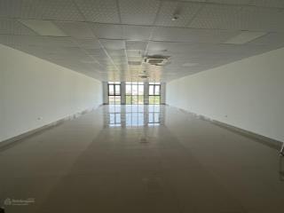 Cho thuê tòa văn phòng 150m2, 6 tầng, 1 hầm, 1 tum, thông sàn, thang máy