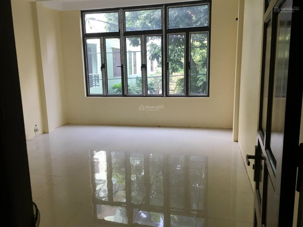 Cho thuê 5 căn quanh cầu diễn, thang máy, ô tô đỗ cửa làm văn phòng và ở