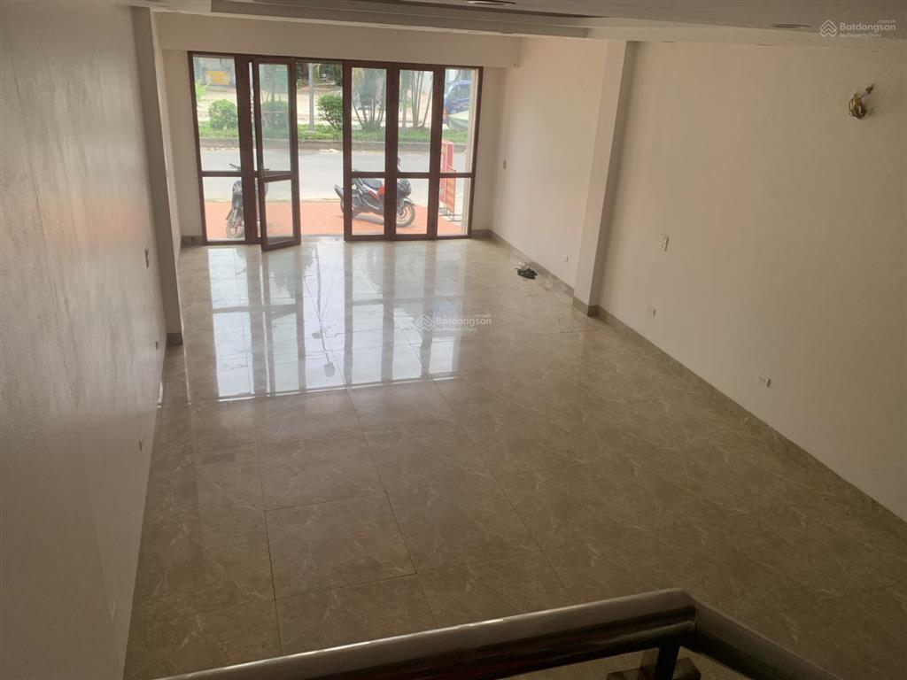 Cho thuê nhà 6 tầng ở thiên hiền, đình thôn, oto đỗ tránh.