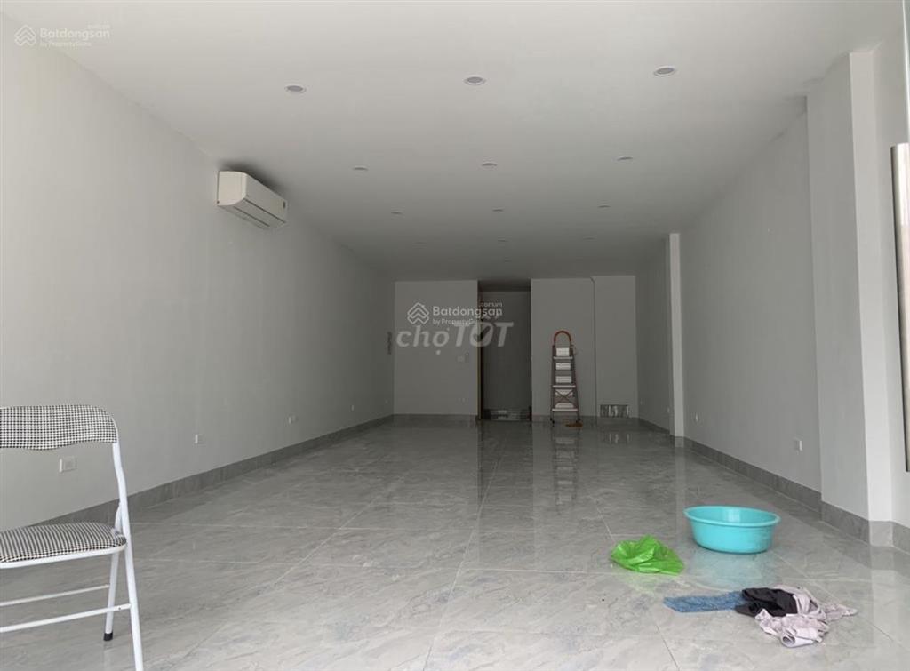 Cho thuê căn liền kề, biệt thự xuân phương, trịnh văn bô,thang máy,ô tô đỗ tránh đêm ngày.