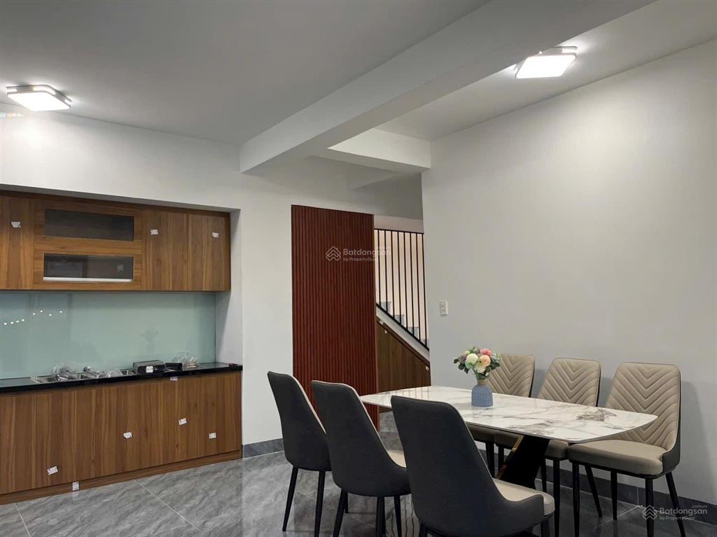 Căn nhà nghỉ dưỡng ngoại ô đà lạt gần khu du lịch sổ riêng sẵn nội thất giá rẻ  0937 403 ***