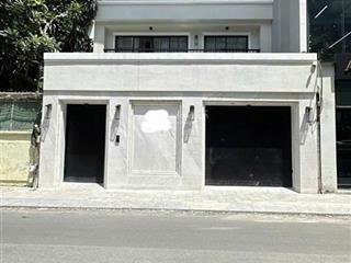 Bán biệt thự đẹp mặt tiền nguyễn văn thủ  quận 1