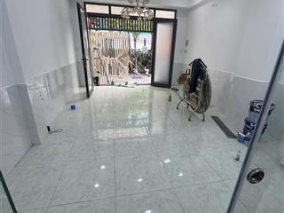 Cho thuê nhà nam kỳ khởi nghĩa, quận 3  trệt 3 lầu, sân thượng, 5p 4wc  giá 18tr