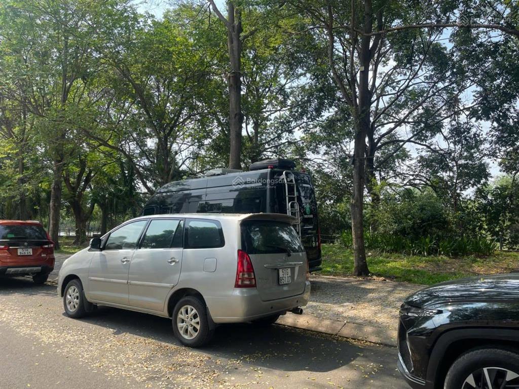 Bán lô đất mặt tiền đường trịnh công sơn, gia hòa, mặt tiền 20m, view sông. dt 300m2, giá 39 tỷ tl