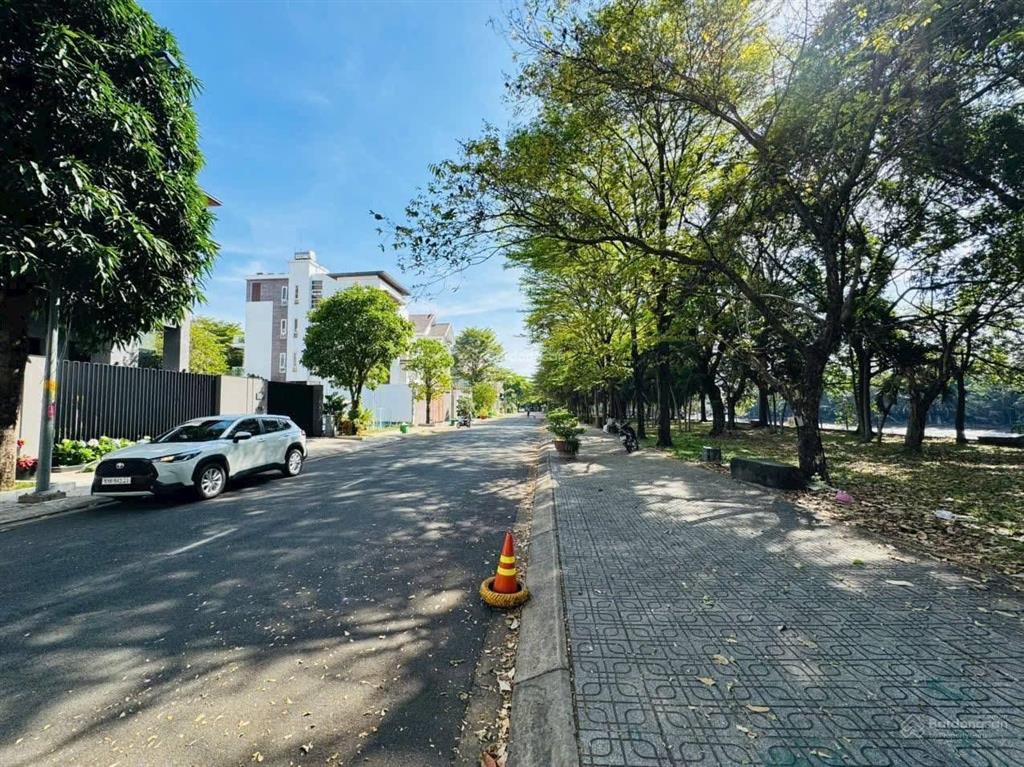 Bán lô đất mặt tiền đường trịnh công sơn, gia hòa, mặt tiền 20m, view sông. dt 300m2, giá 39 tỷ tl