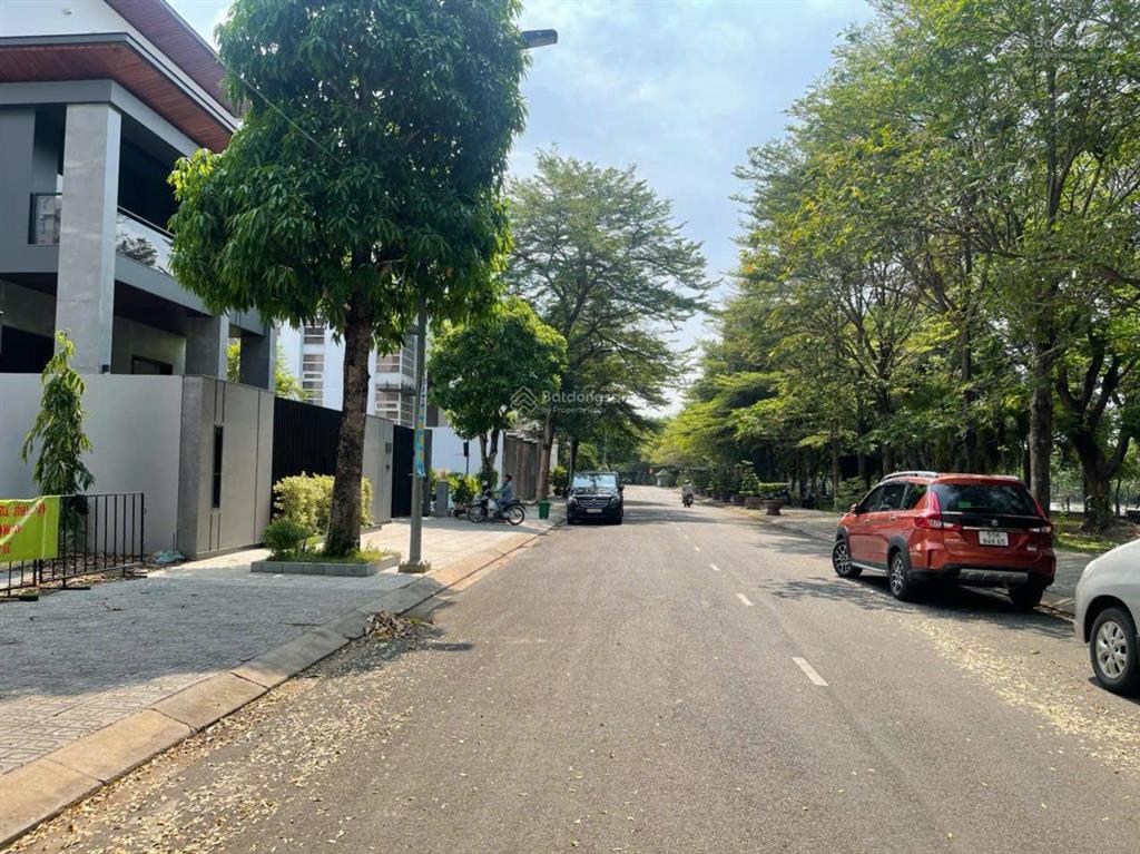 Bán lô đất mặt tiền đường trịnh công sơn, gia hòa, mặt tiền 20m, view sông. dt 300m2, giá 39 tỷ tl