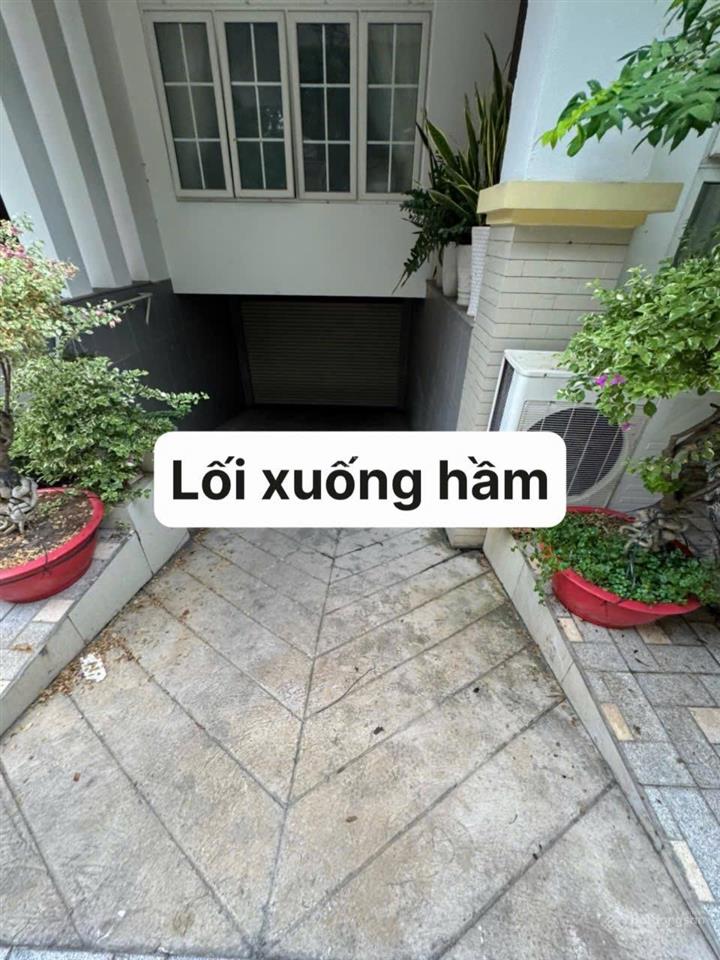 Bán biệt thự đẹp tại gia hòa, dt 300m2, 35 tỷ 5pn, 5wc đối diện với công viên lớn