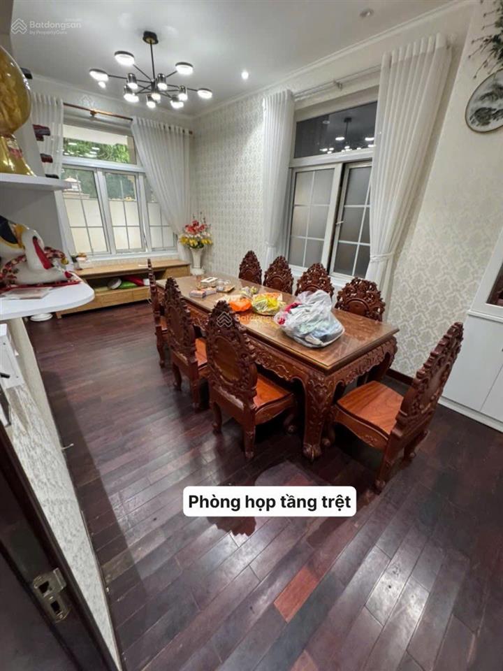 Bán biệt thự đẹp tại gia hòa, dt 300m2, 35 tỷ 5pn, 5wc đối diện với công viên lớn