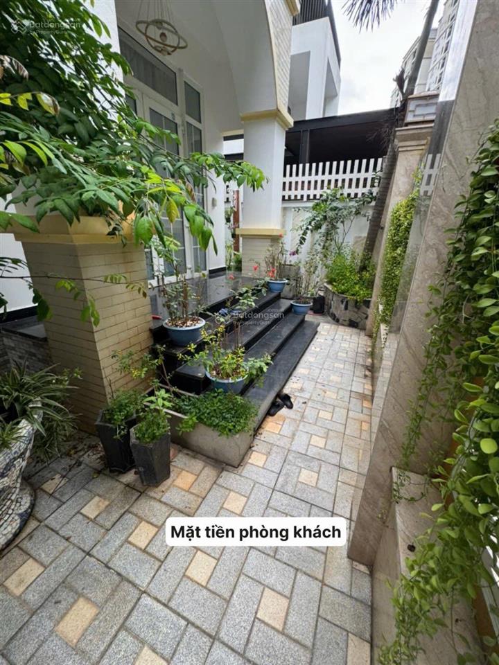 Bán biệt thự đẹp tại gia hòa, dt 300m2, 35 tỷ 5pn, 5wc đối diện với công viên lớn