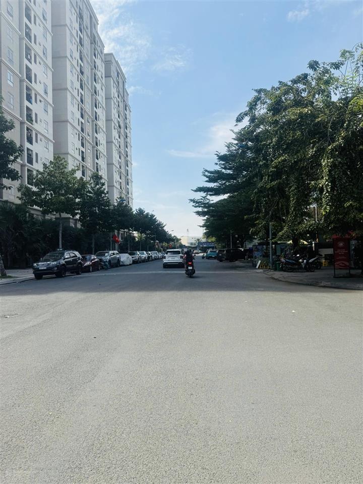 Bán đất kdc gia hoà giá đầu tư, dt 200m2/16.9 tỷ.  0966 701 *** mr tấn