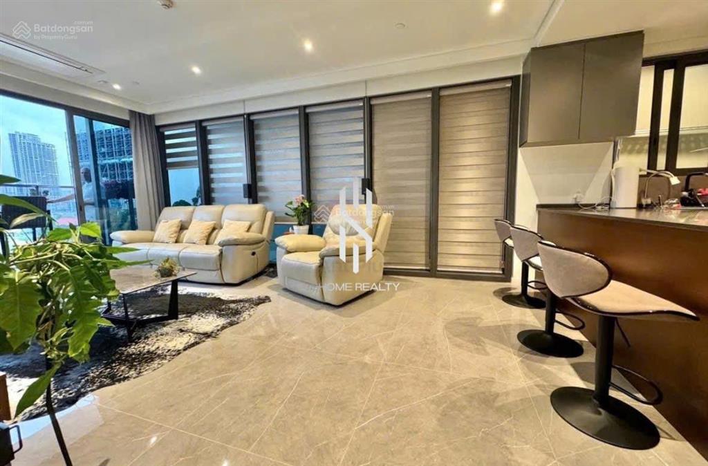 Bán the opera căn 4pn / view trọn thành phố/ full nt đẹp / 46 tỷ all in / đã có sổ