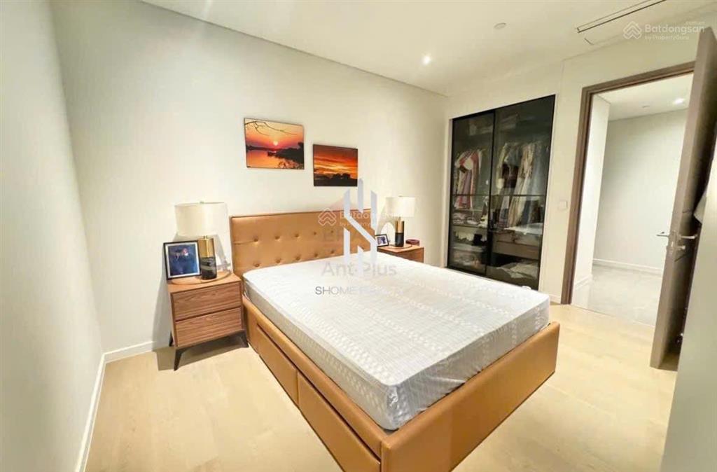 Bán the opera căn 4pn / view trọn thành phố/ full nt đẹp / 46 tỷ all in / đã có sổ