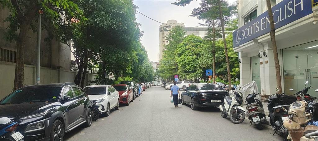 Bán biệt thự kđt yên hòa trần kim xuyến 205m2 mt 15m đường hè 25m. giá = 130 tỷ có tl