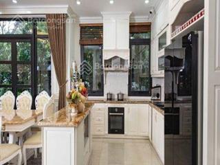 Bán tòa khách sạn 10 tầng 46 phòng trần duy hưng  cầu giấy 70 tỷ có tl
