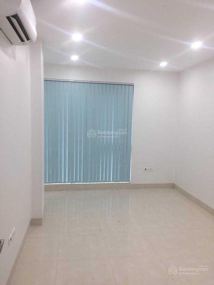 Chính chủ cho thuê văn phòng tại 242 vạn phúc hà đông. giá chỉ 3,5tr 0989 344 ***