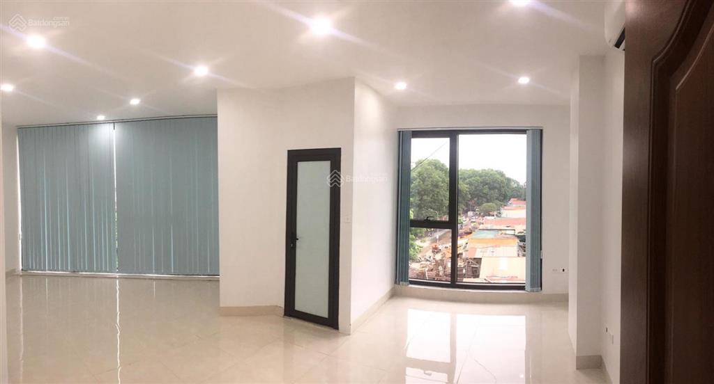 Chính chủ cho thuê văn phòng tại 242 vạn phúc hà đông. giá chỉ 3,5tr 0989 344 ***