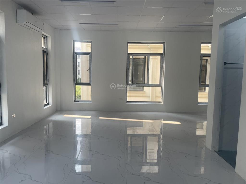Chính chủ cho thuê văn phòng him lam vạn phúc, hà đông, giá 7tr.  0989 344 ***