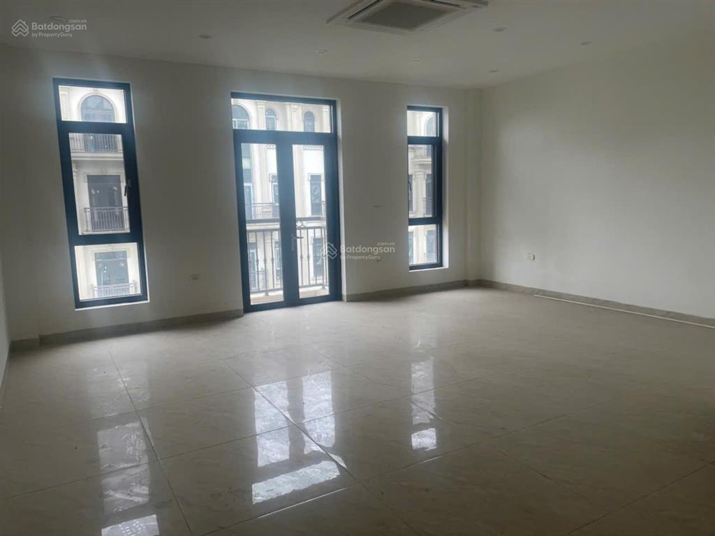 Chính chủ cho thuê văn phòng tại khu đô thị văn phú, kiến hưng. giá 8tr.  0989 344 ***