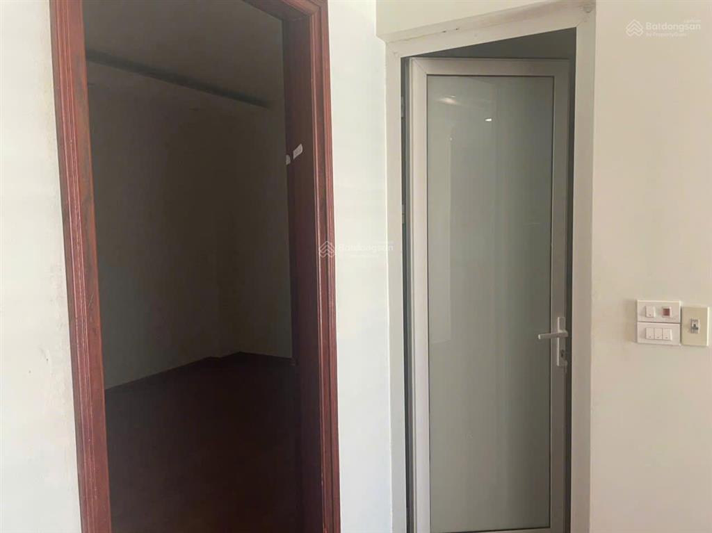 Chính chủ cho thuê văn phòng tại khu đô thị văn phú, kiến hưng. giá 8tr.  0989 344 ***