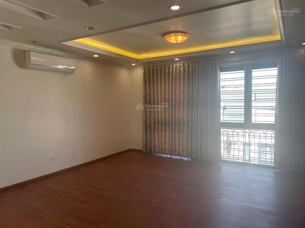 Chính chủ cho thuê văn phòng tại khu đô thị văn phú, kiến hưng. giá 8tr.  0989 344 ***