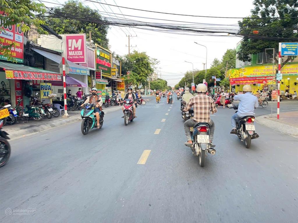 Bán đất mặt tiền hai bà trưng dĩ an dt 352m2 gần trung tâm y tế giá 16 tỷ tl 0936 775 *** gc